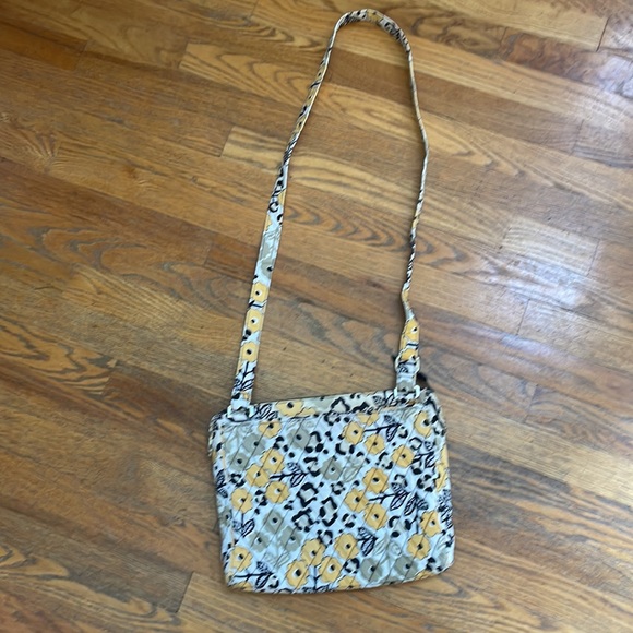 EUC Vera Bradley Floral Crossbody - Picture 2 of 5